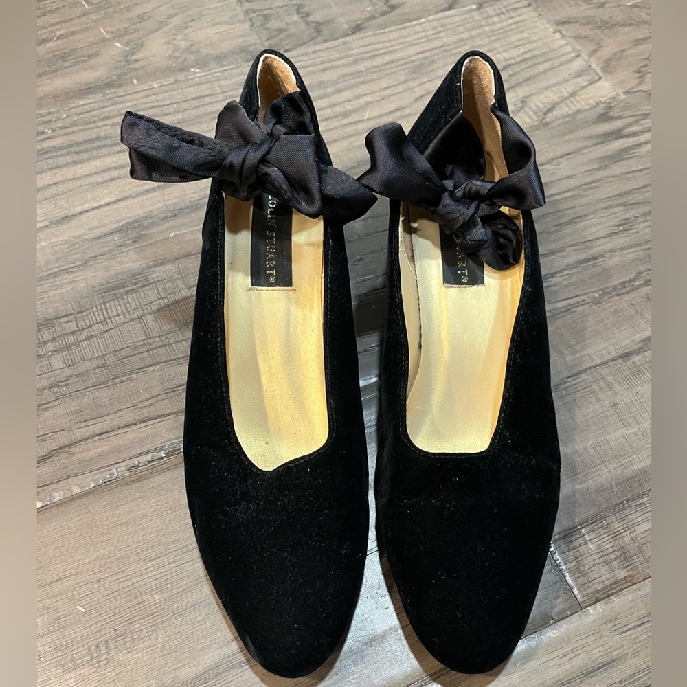 Colin Stuart Girls’ Black Velvet Bow Heels